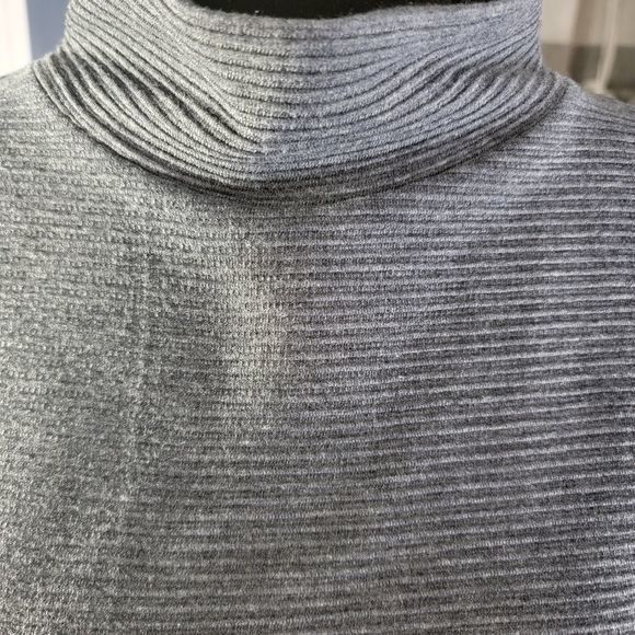 French Connection sleeveless Blouse size med black grey NWT‎ pleated sheer back - Picture 6 of 8